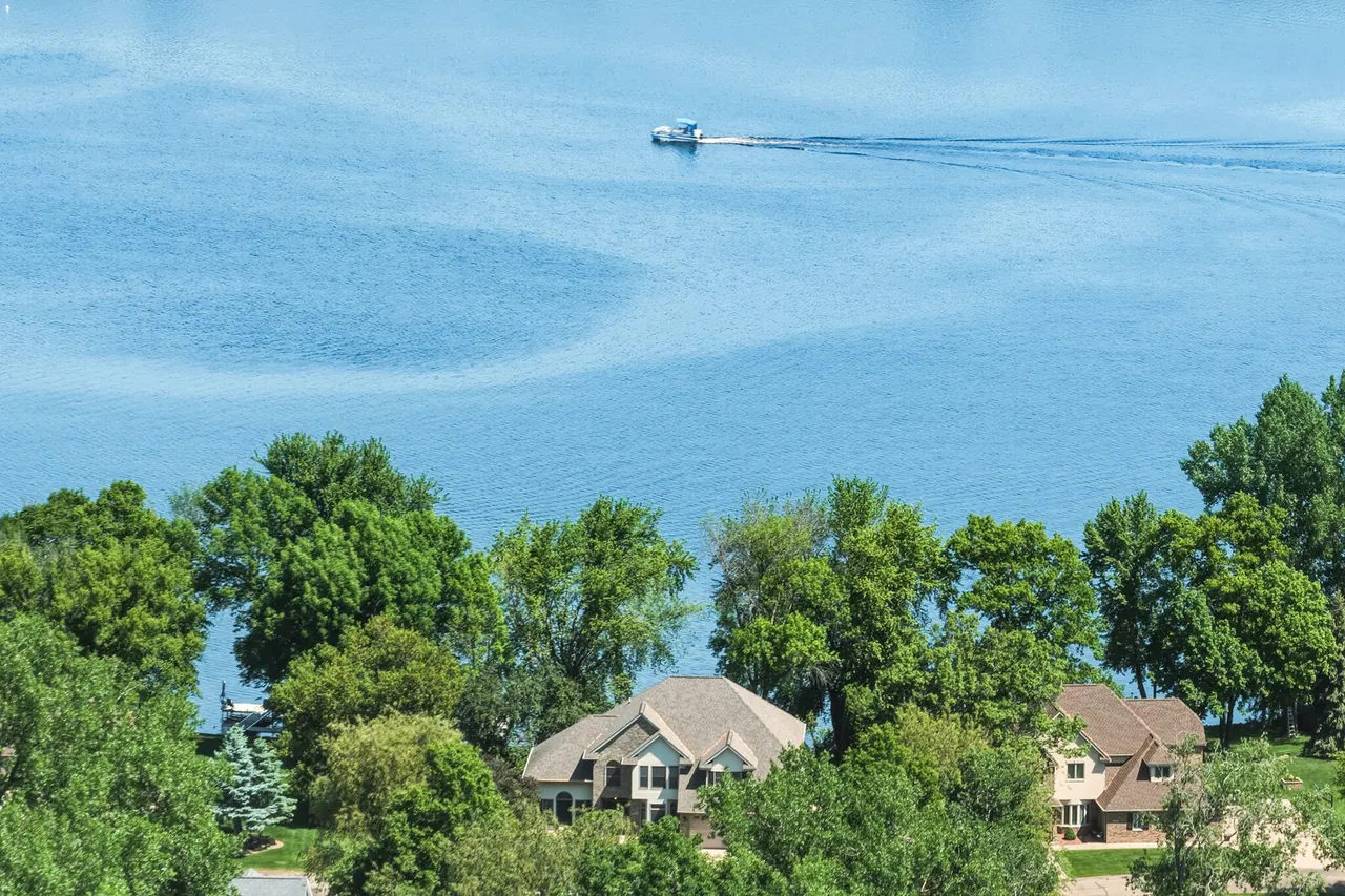 Aerial of lakefront homes on Lake Wissota